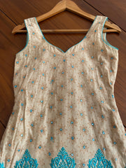 Sweetheart Neck Embroidered Kurta-Bust 30