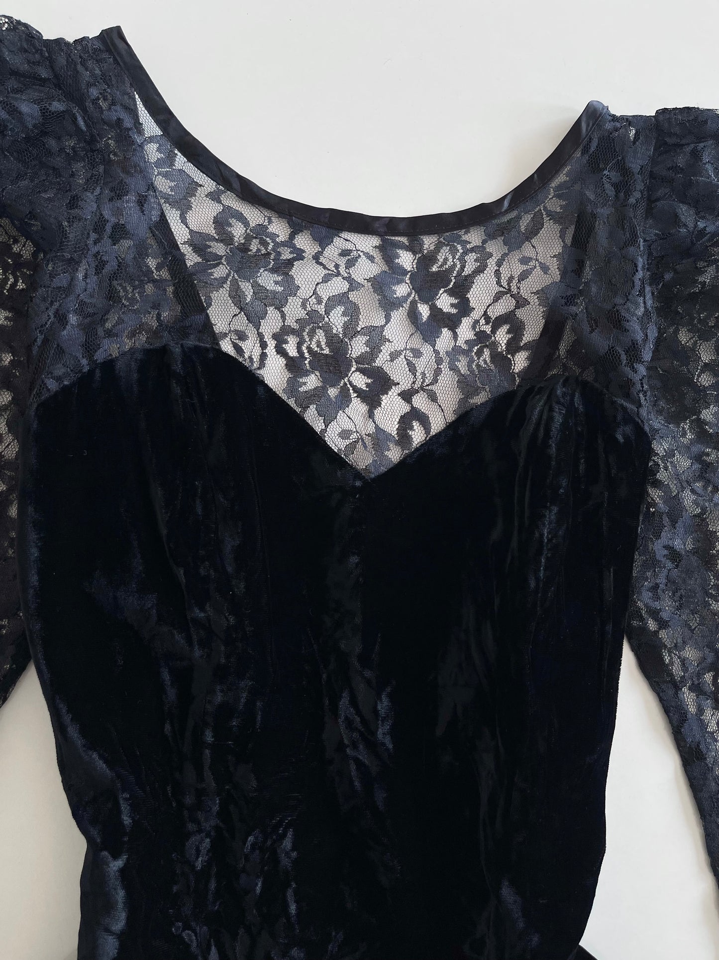 Gothic Lacy Vintage Dress-Bust 36