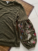 Load image into Gallery viewer, Soft Winter Top-Bust 40 to 42