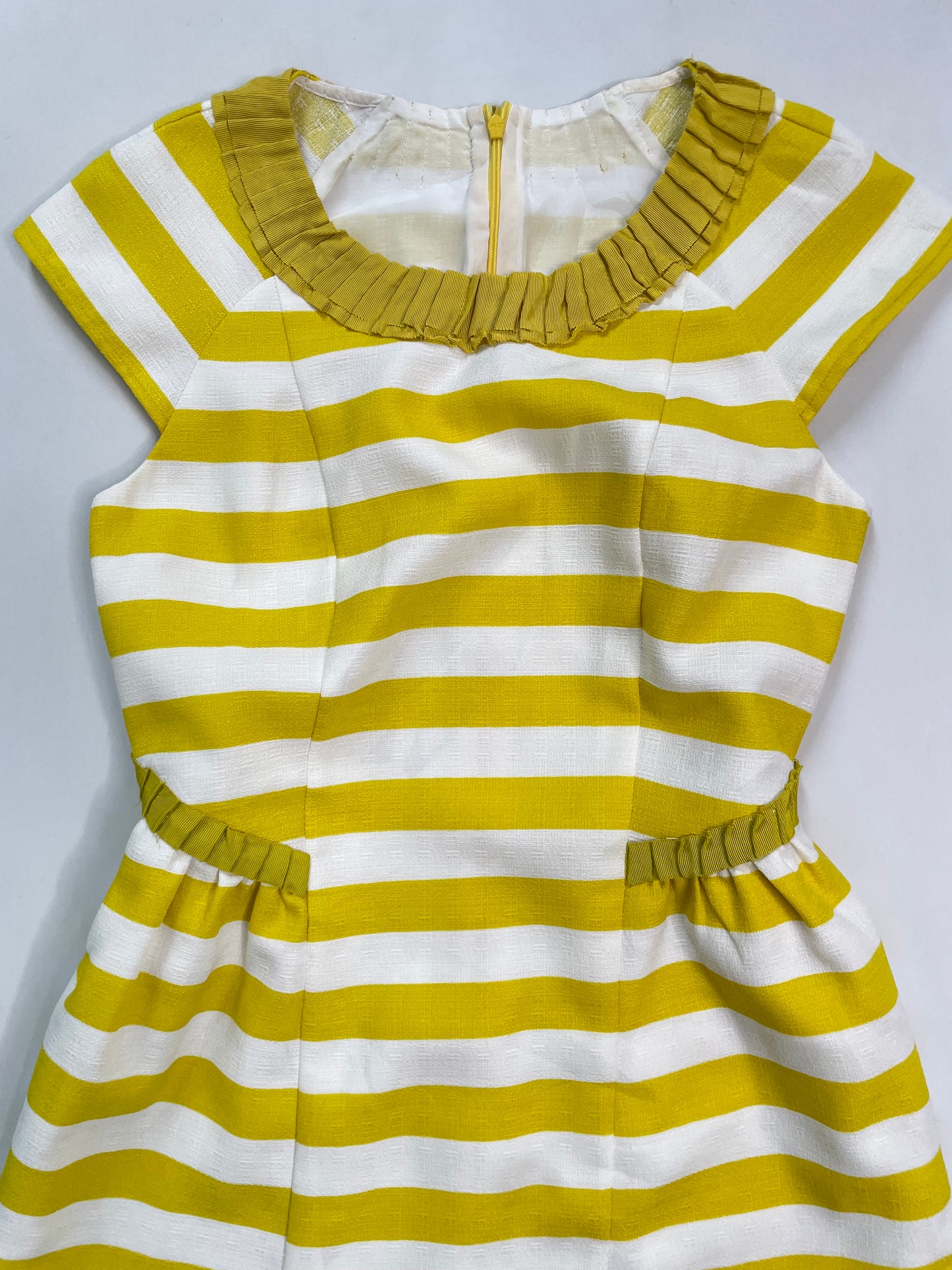 Dress-Bust 32