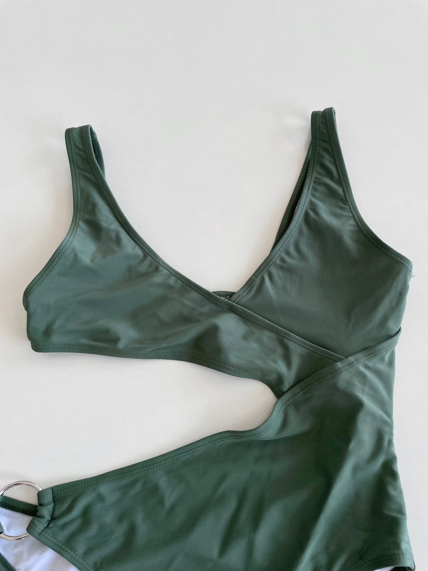 Cutout Monokini-Bust 34