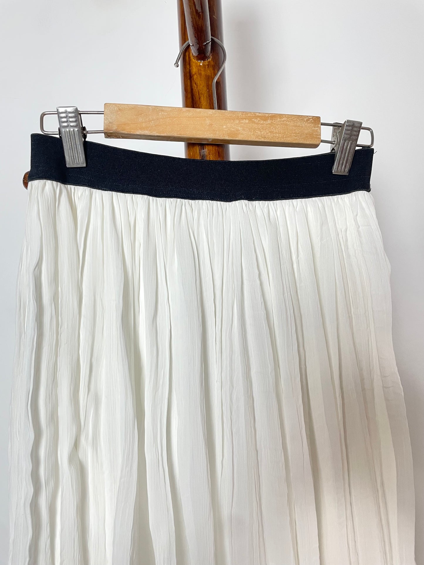 White Vintage Skirt-Waist 28 to 34