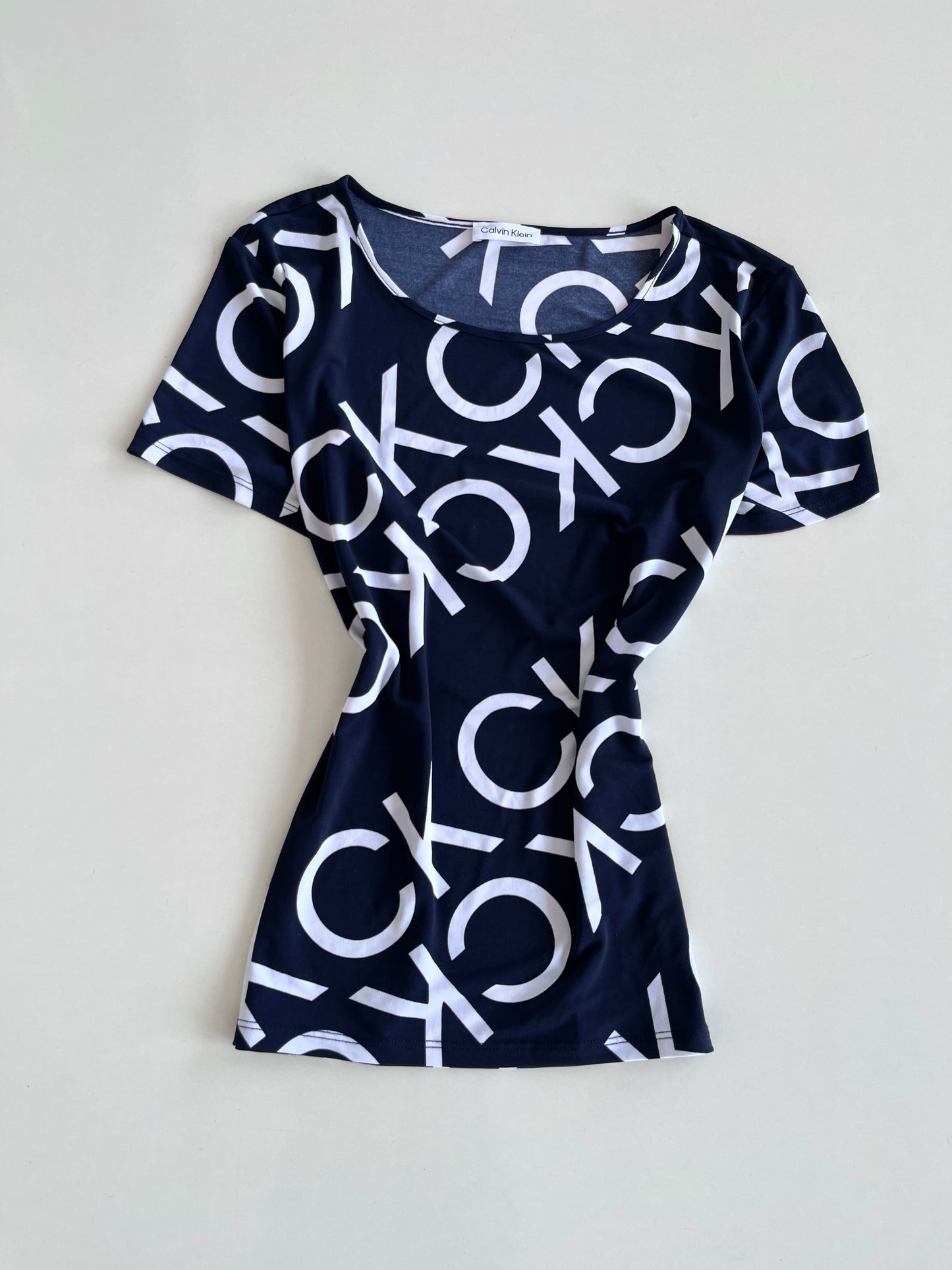 Calvin Klein Top-Bust 44 to 46
