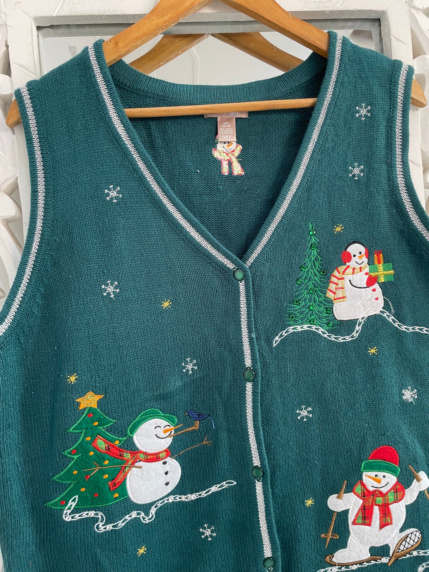 White Stag Christmas Sweater Vest-Bust 44