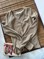 Hollister Pre Winter Top-Bust 30 to 32