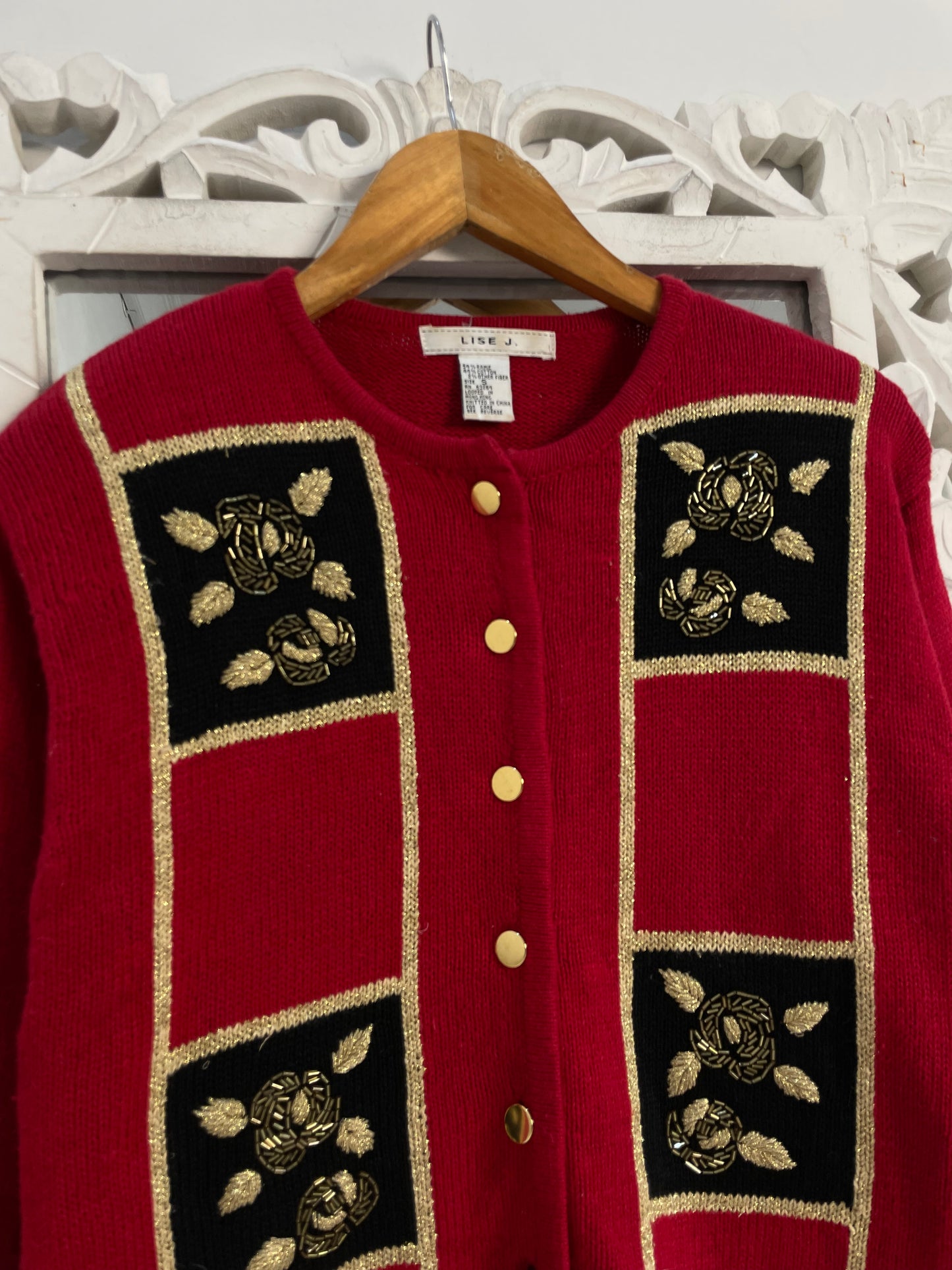Embroidered Vintage Sweater-Bust 38