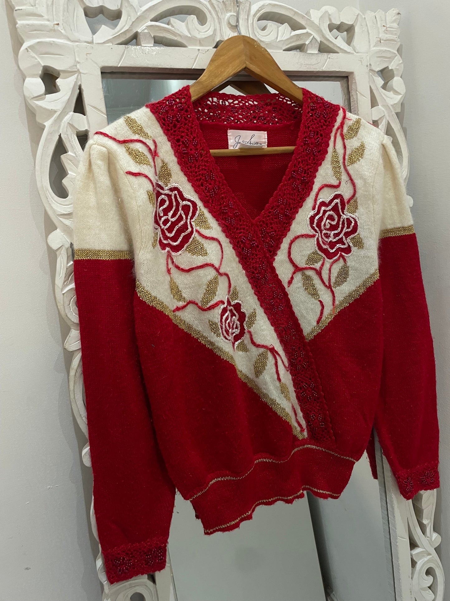 Embroidered Vintage Sweater-Bust 40