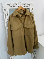 Load image into Gallery viewer, H&amp;m Super Duper Thick Shacket-Chest 54 (tag L)

