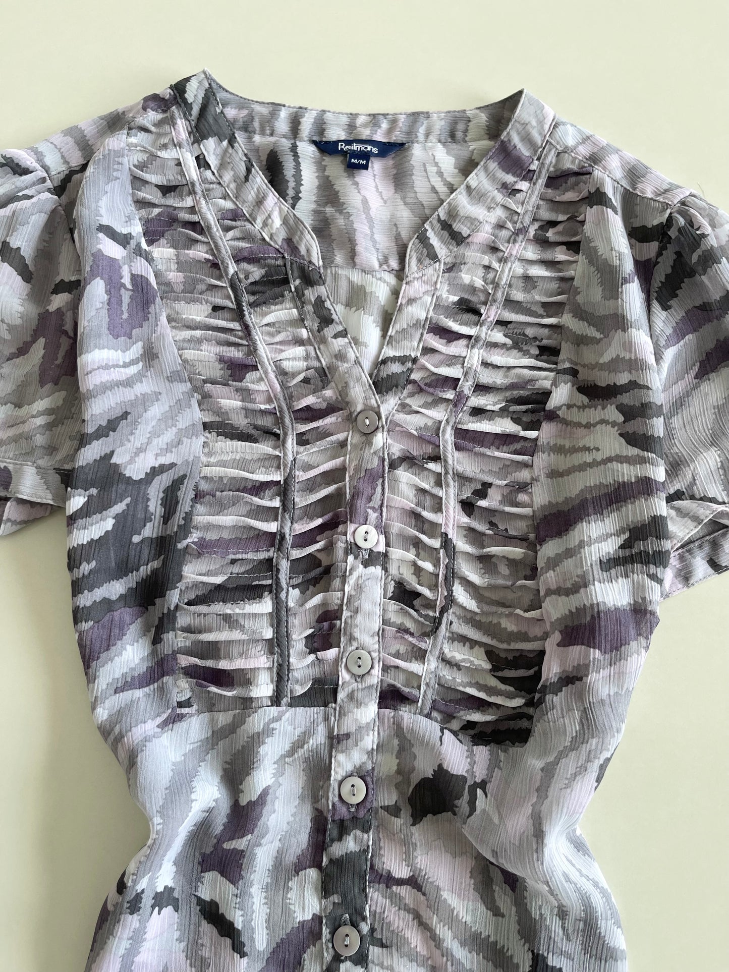 Reitmans Sheer Vintage Shirt-Bust 38