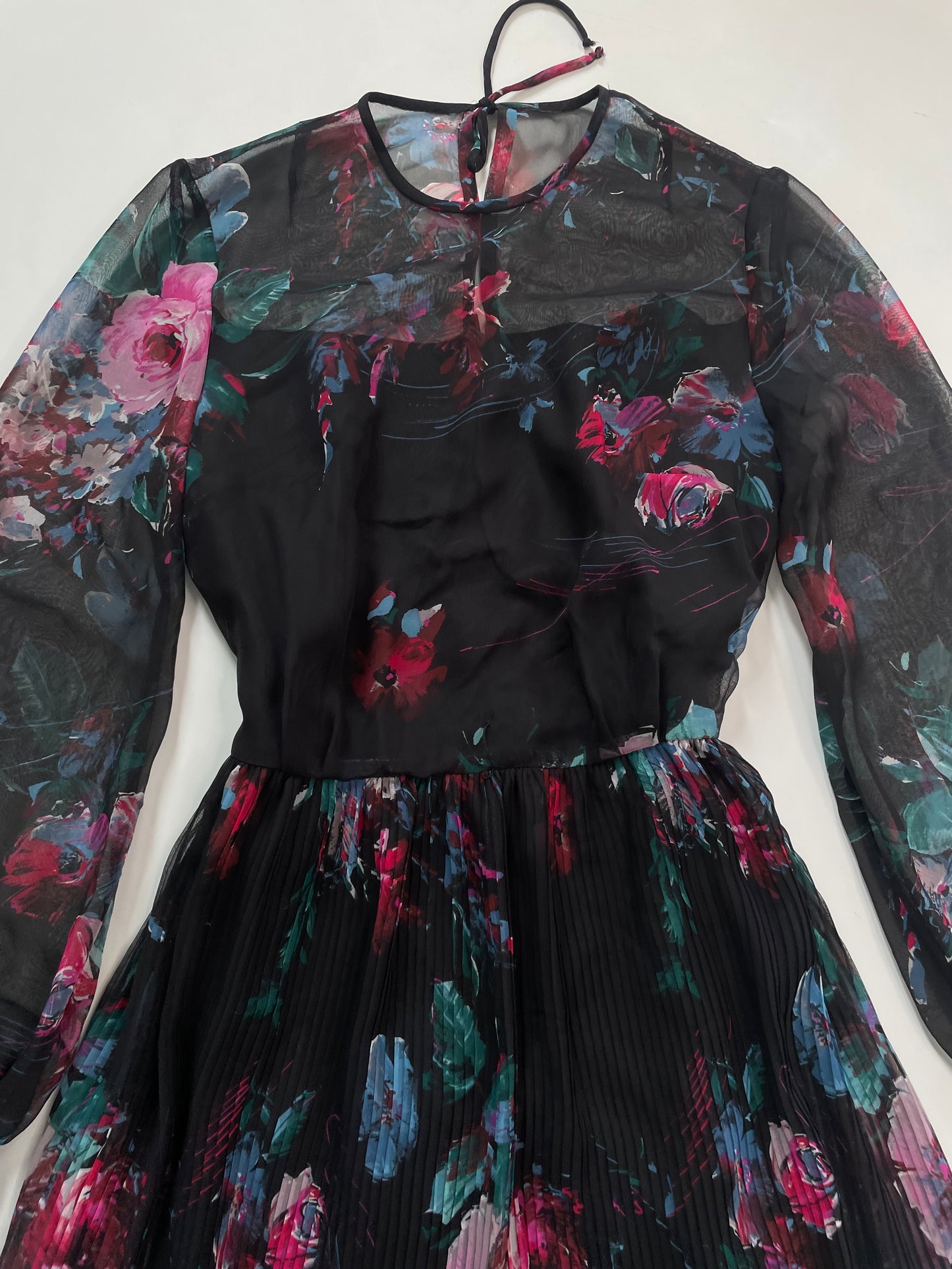 Dress-Bust 34