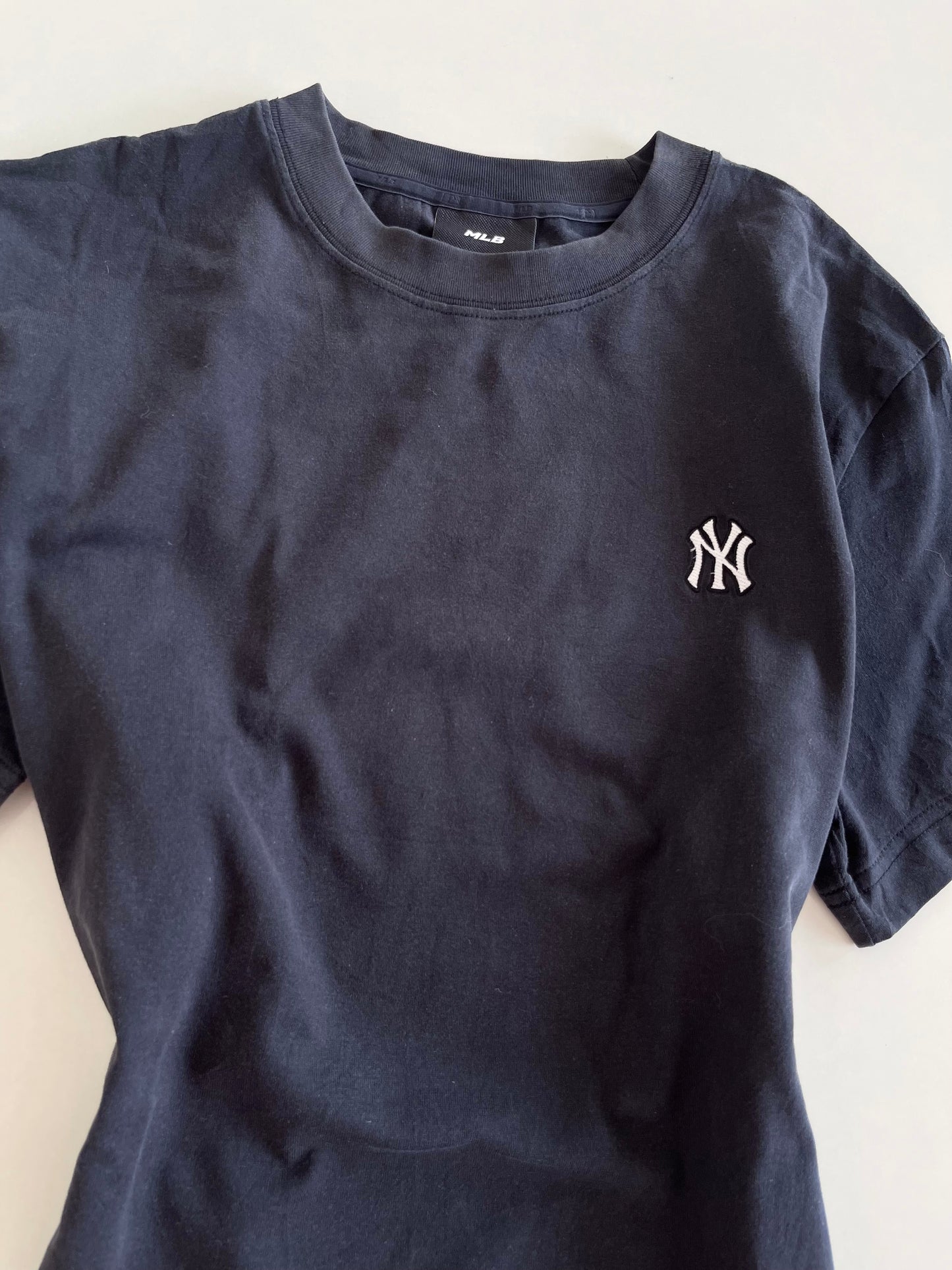 MLB Genuine Merchandise 100% Cotton Vintage T-Shirt-Bust 44