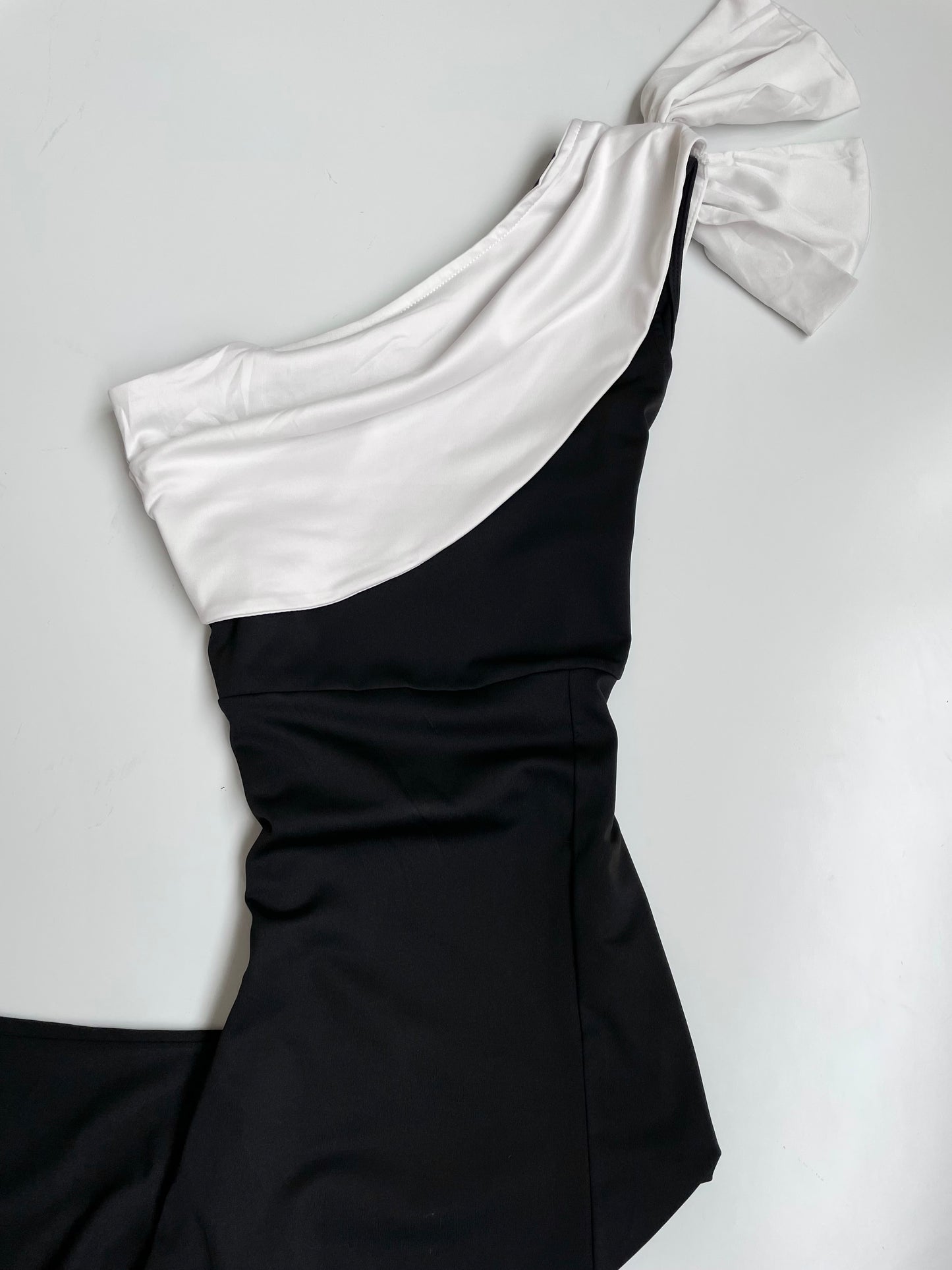 B&W Vintage Dress-Bust 32