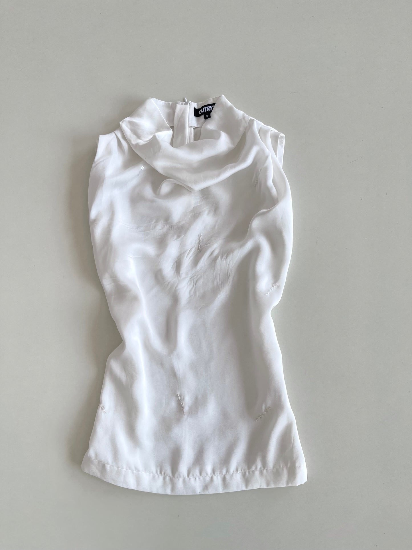 Outryt White Top-Bust 36