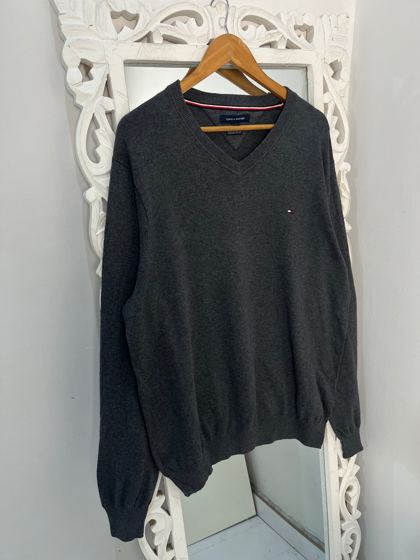 Vintage Tommy Hilfiger Sweater-Chest