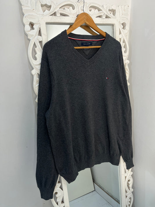 Vintage Tommy Hilfiger Sweater-Chest
