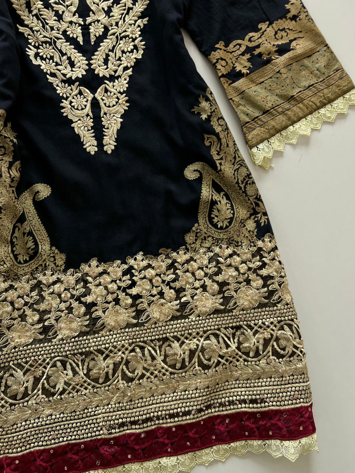 Zainab Vintage Embroidered Kurta-Bust 44
