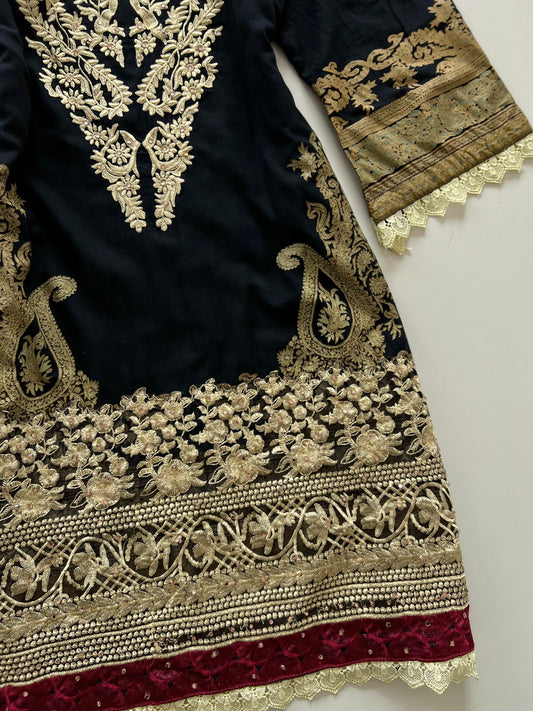 Zainab Vintage Embroidered Kurta-Bust 44