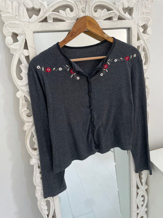 Embroidered Sweater-Bust 38