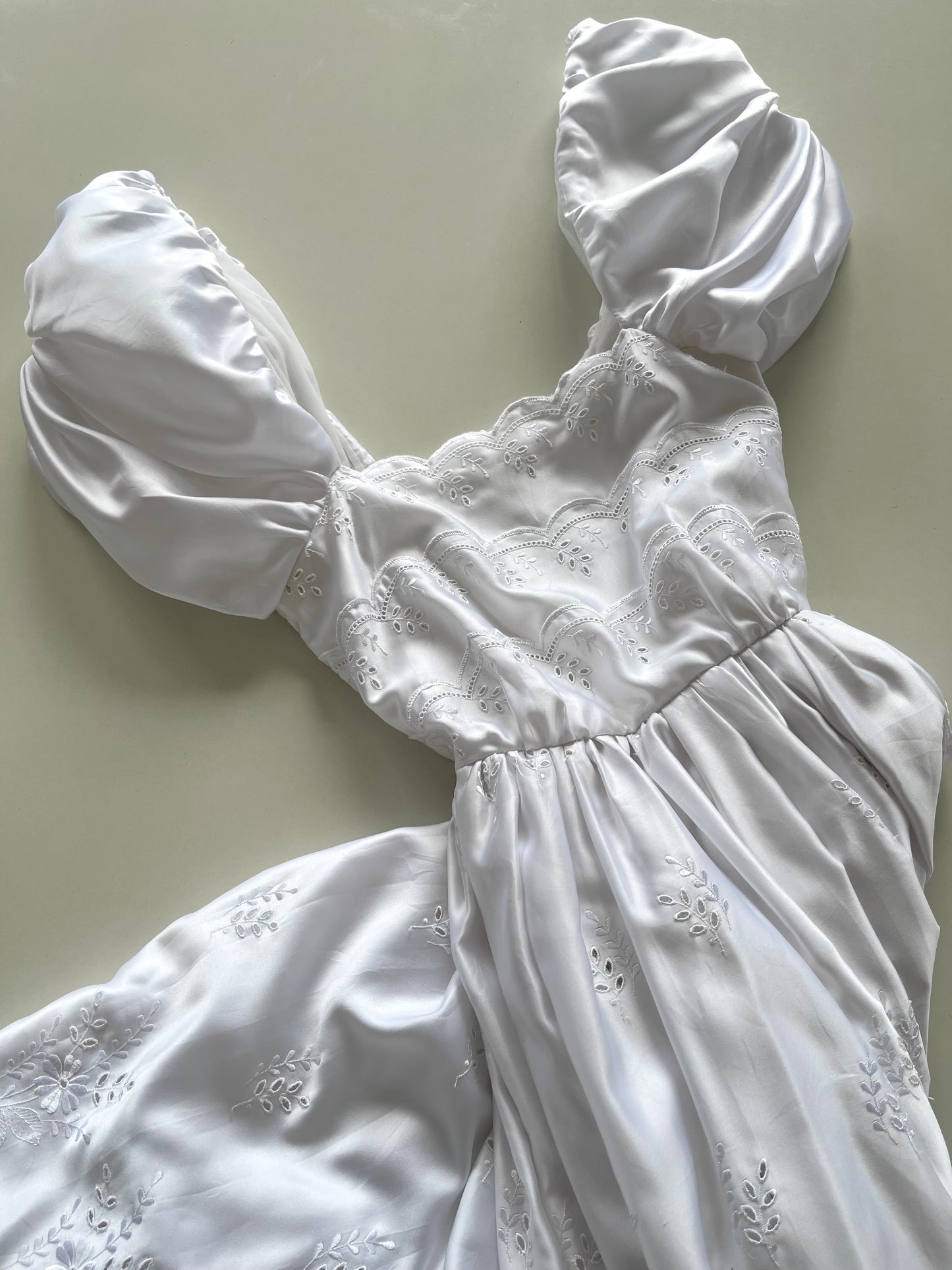 Swan Embroidered Eyelet Dress-Bust 34