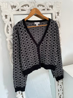 Load image into Gallery viewer, Calvin Klein Vintage Sweater-Bust 44
