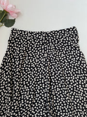 New Look Skirt-Waist 24 to 26