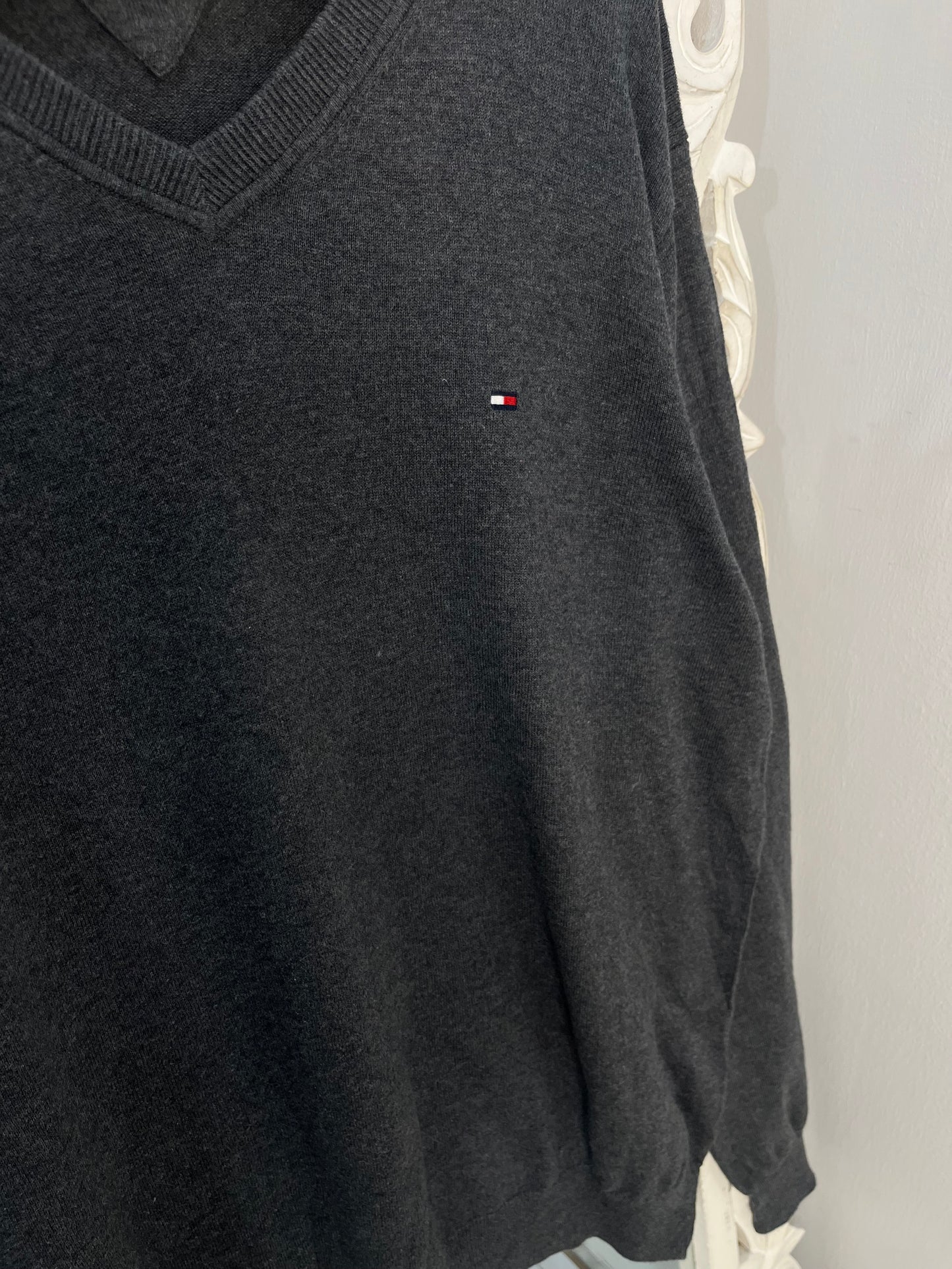 Vintage Tommy Hilfiger Sweater-Chest