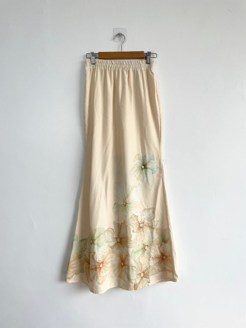 Flower Cream Skirt-Waist 26 to 30