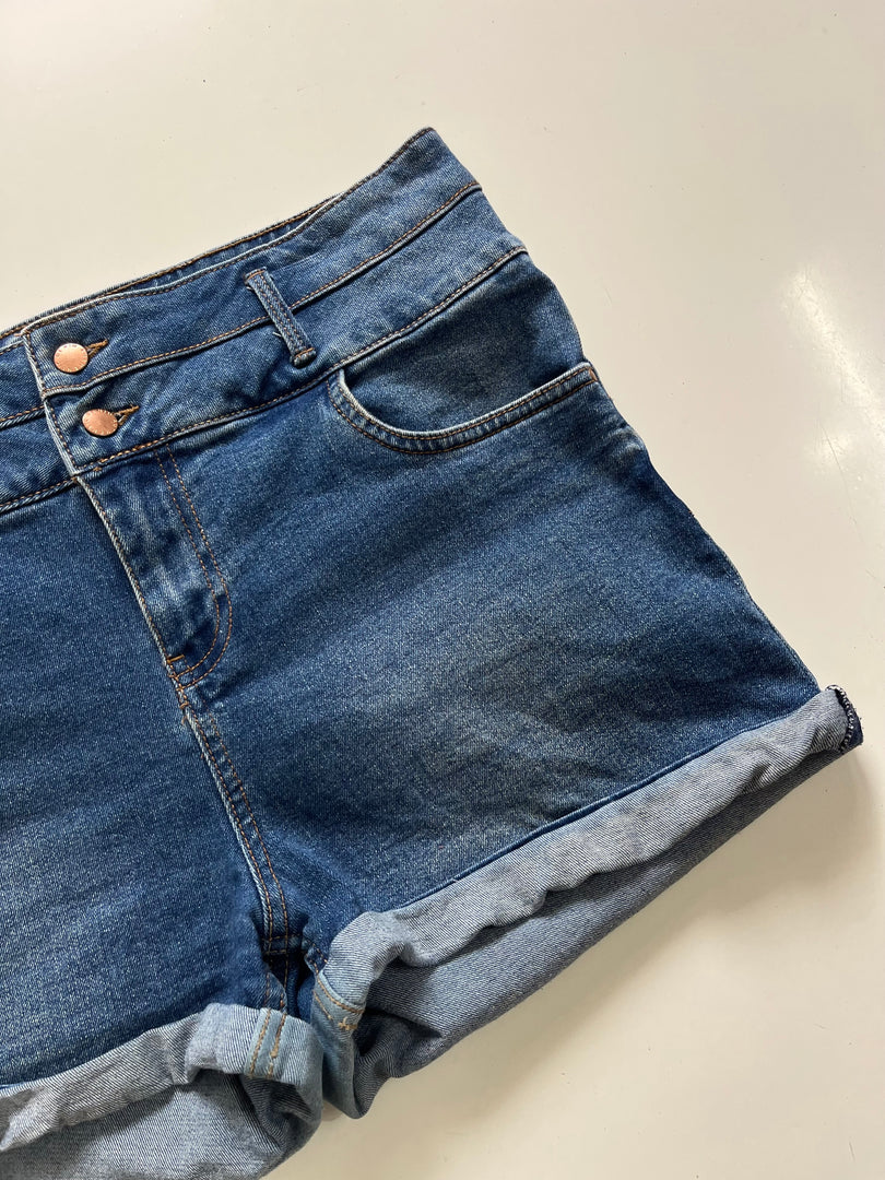 LIFT & SHAPE DENIM SHORTS - WAIST 34