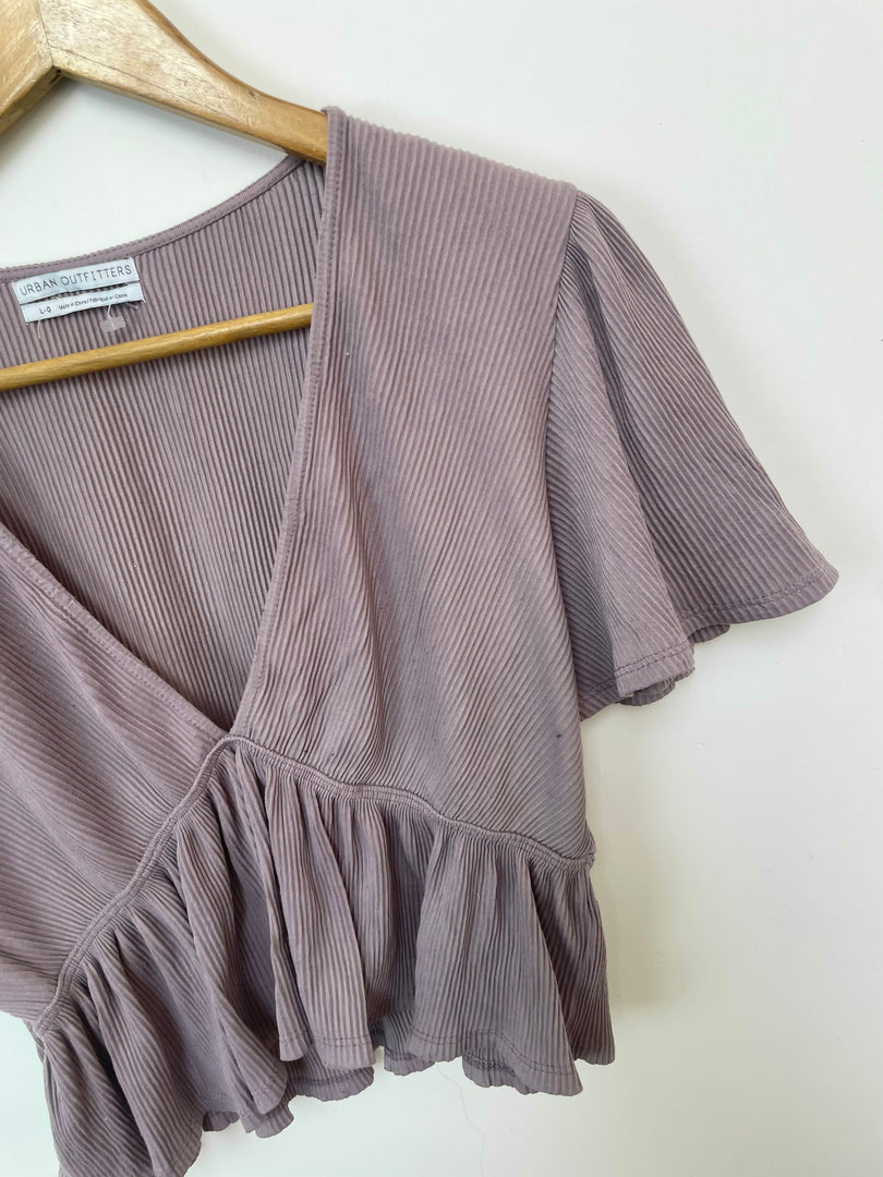 Urban Outfitters Top-Bust 40 to 42