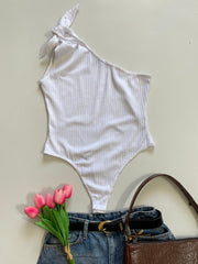 PRETTYLITTLETHING Bodysuit-Bust 34 to 36