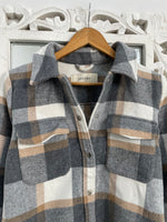 Load image into Gallery viewer, Super Thick Shacket-Chest 40
