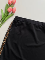 Load image into Gallery viewer, BLACK ANIMAL PRINTED SKIRT - WAIST 30 TO 34
