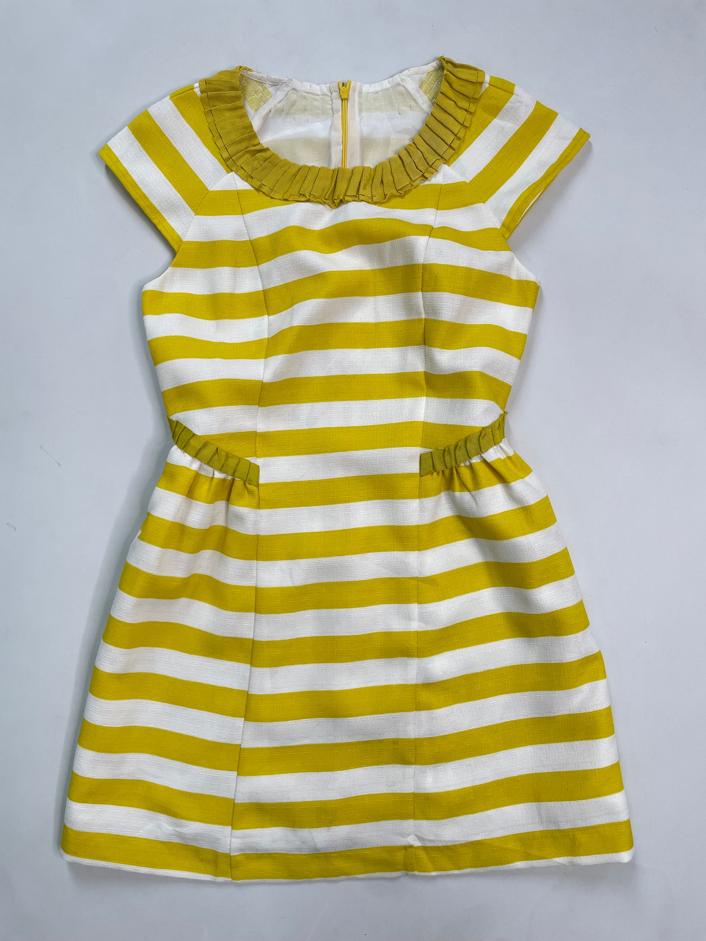 Dress-Bust 32