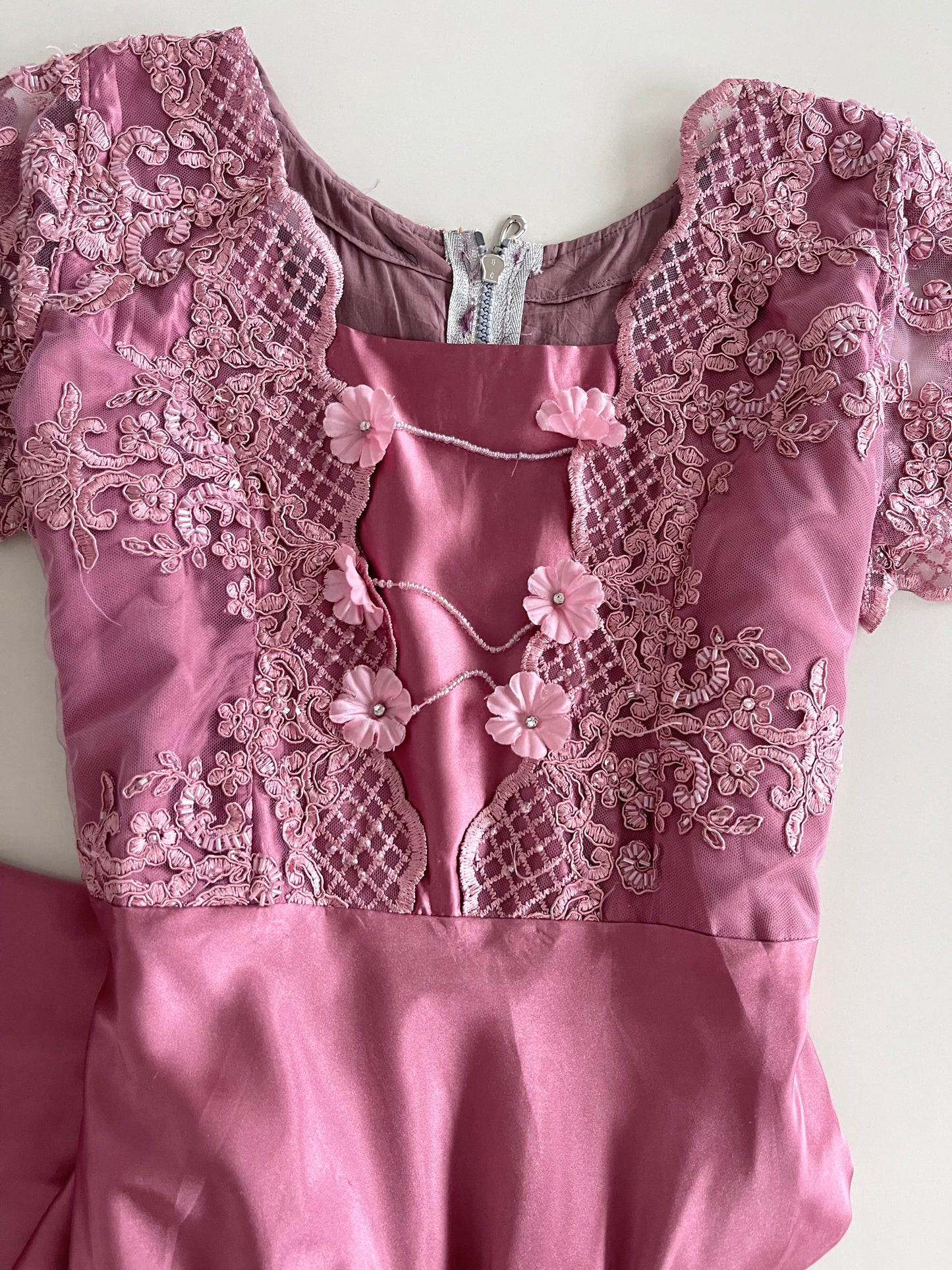Vintage Embroidered Dress-Bust 40
