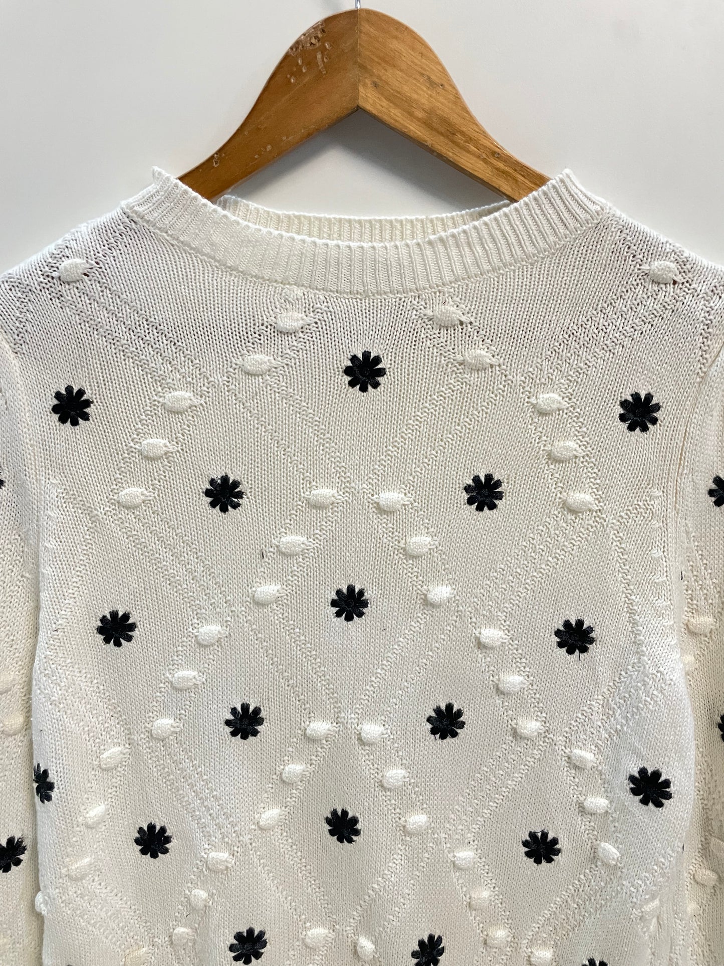 Embroidered Vintage Sweater-Bust 38
