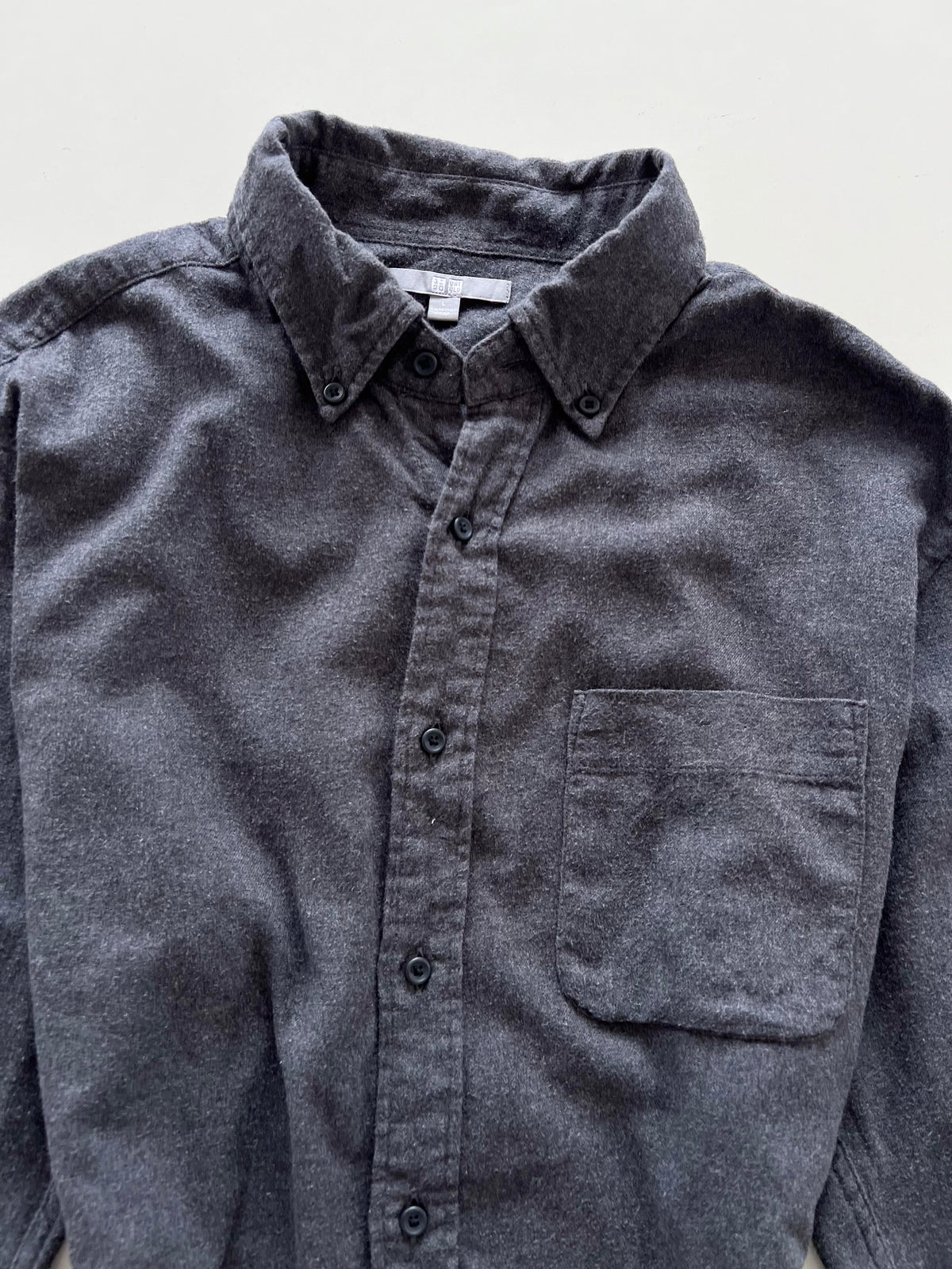Uniqlo Shirt-Bust 42