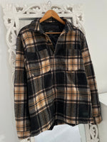 Load image into Gallery viewer, Pull &amp; Bear Super Thick Shacket-Chest 42