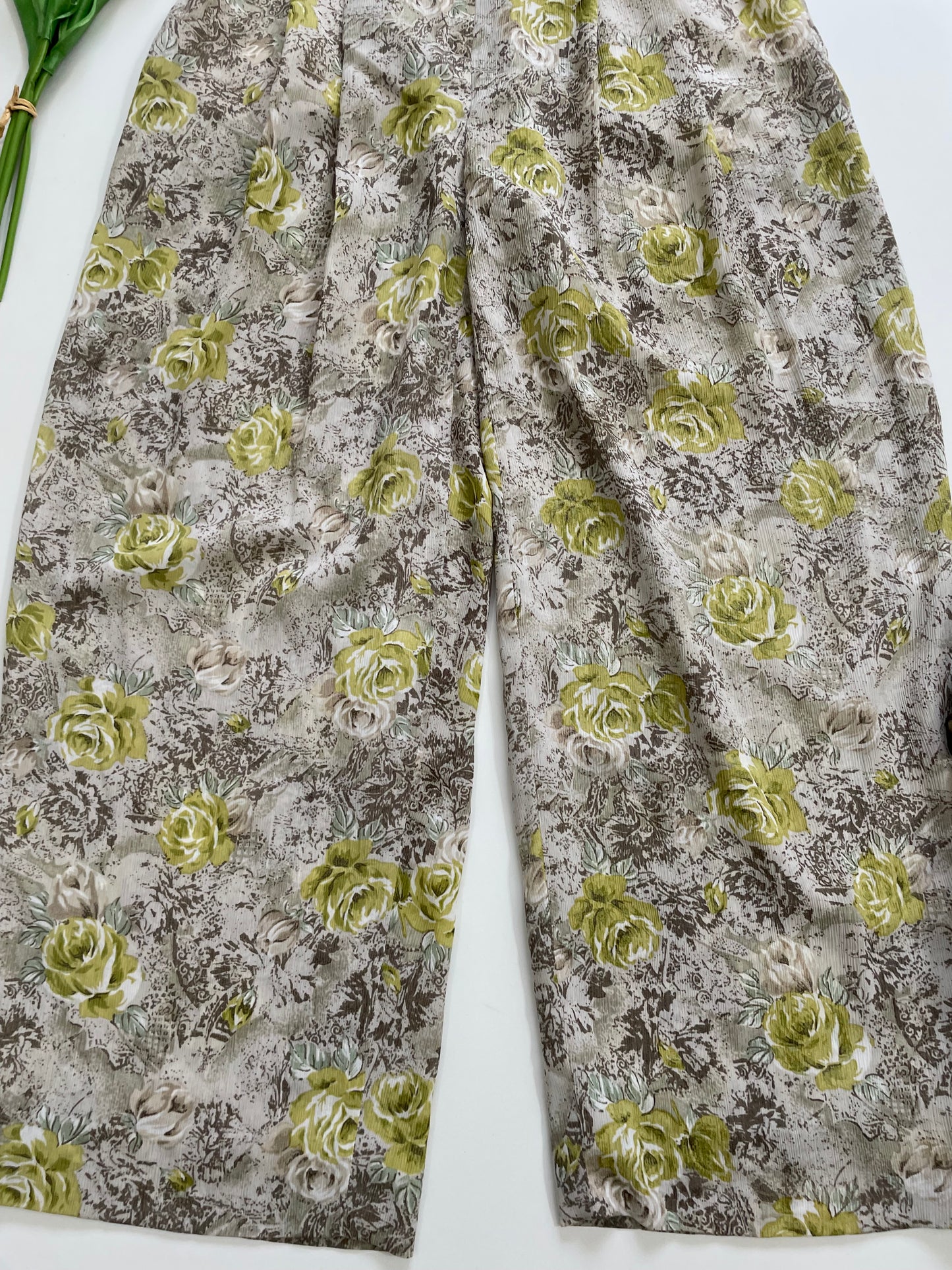 Moddrin Floral Pants-Waist 26