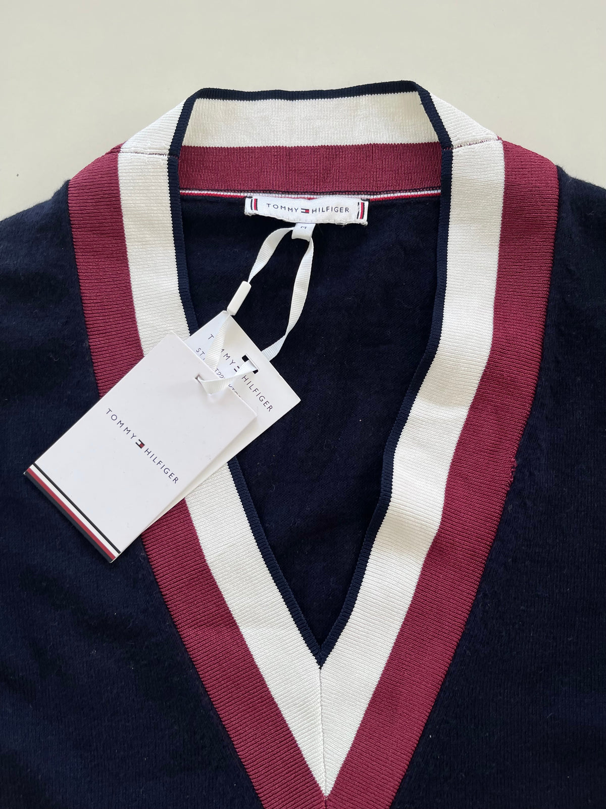 Tommy Hilfiger New Tagged Vintage Sweater-Bust 40