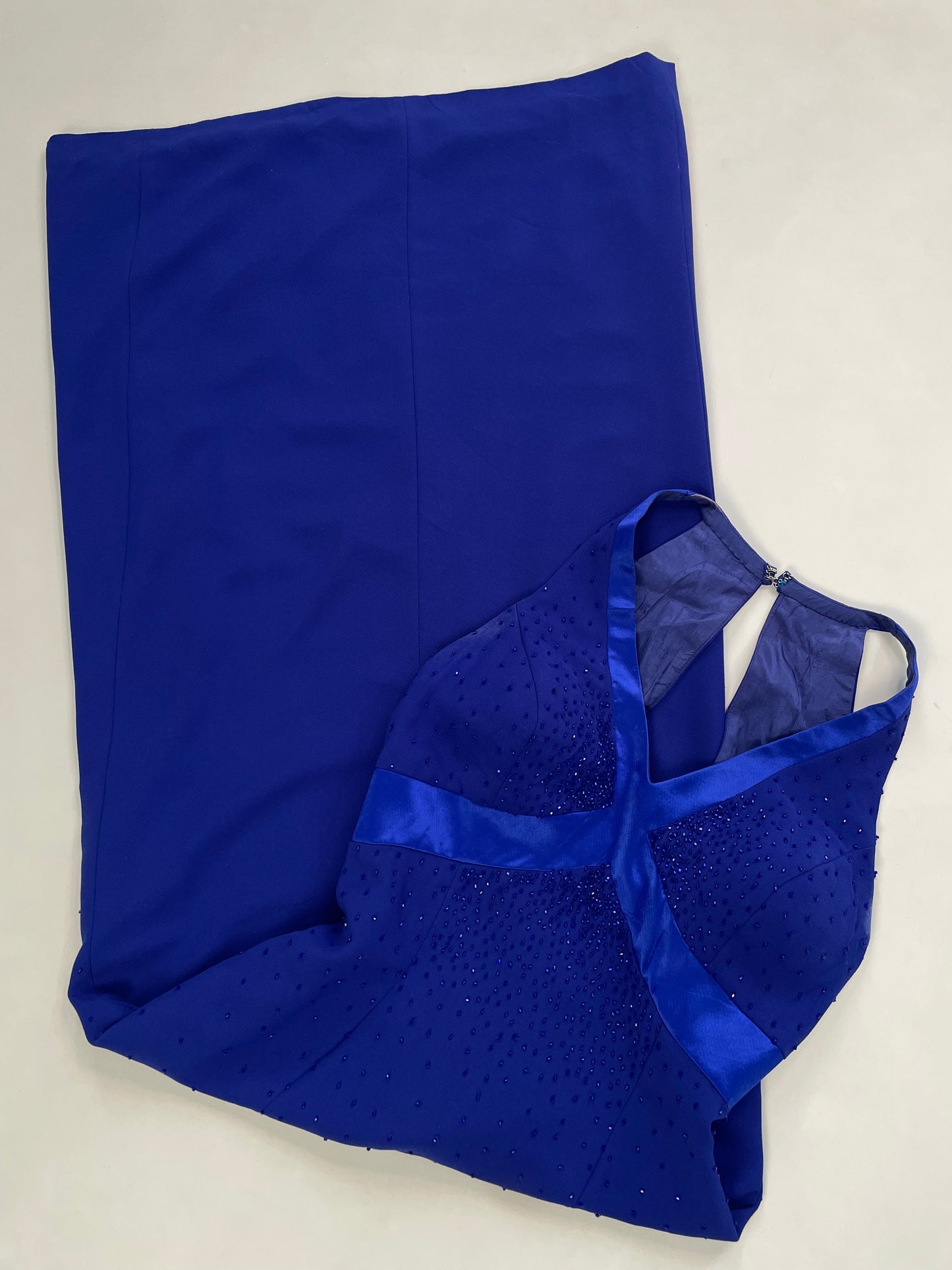 Dress-Bust 34