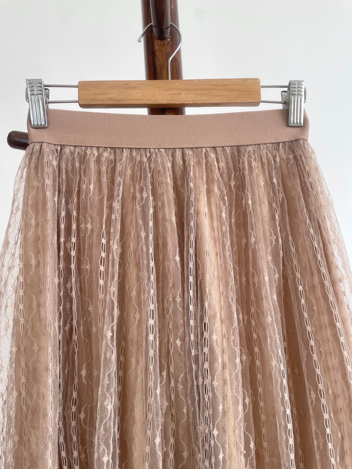 Dazy Lace Skirt-Waist 24 to 28