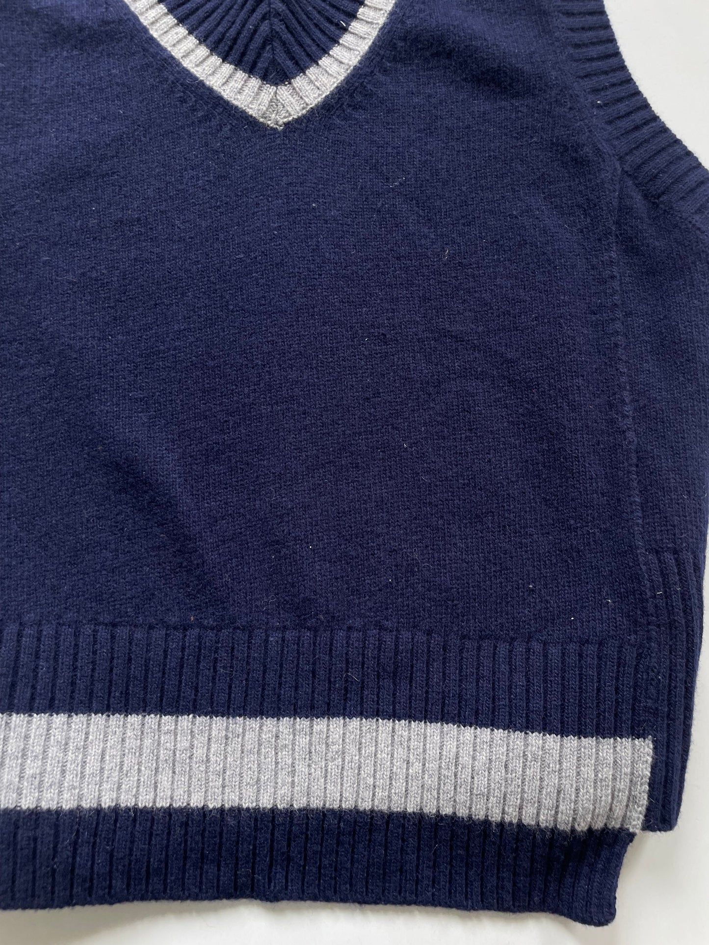 Cocobenny Sweater Vest-Bust 40