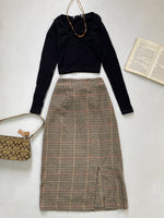Load image into Gallery viewer, Vintage Warm Tweed Skirt-Waist 26 to 28
