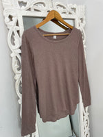 Load image into Gallery viewer, Old Navy Pre Winter Top-Bust 38 to 42
