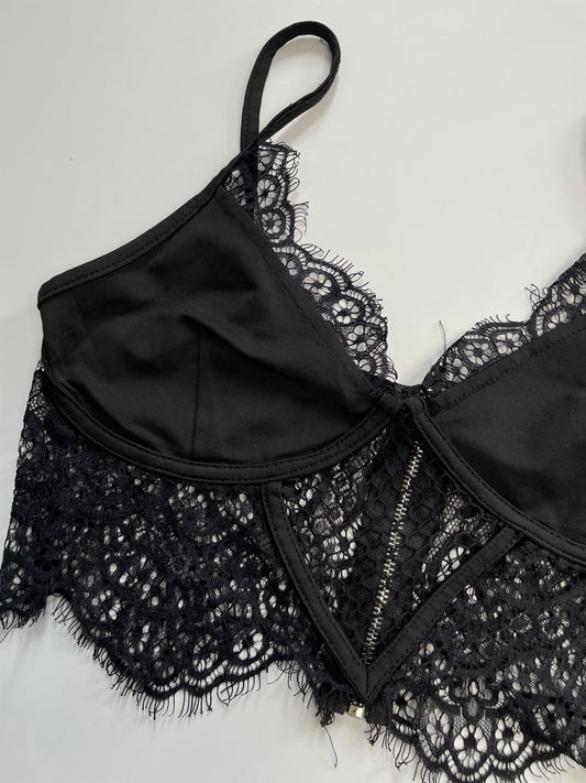 prettylittlething Top -Bust 30