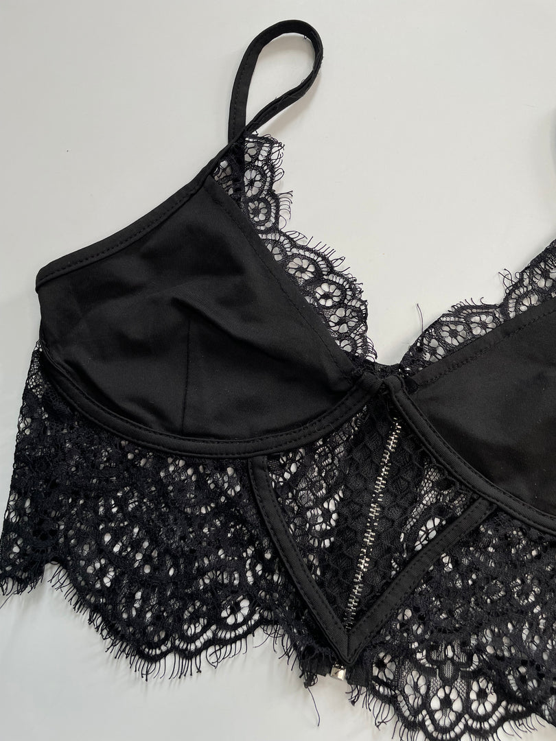 prettylittlething Top -Bust 30