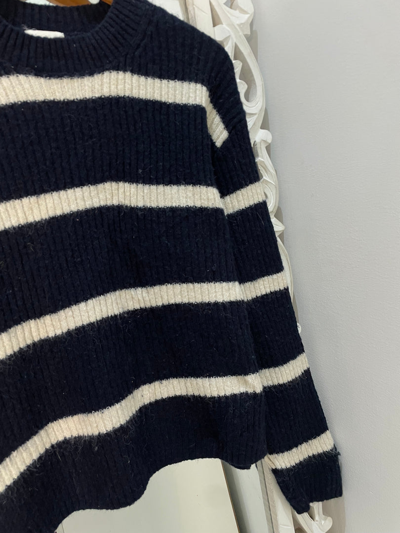 H&m Chunky Pinterest Sweater-Chest 40