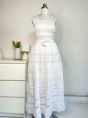 WHITE COTTAGECORE SKIRT - WAIST 24 TO 40 (Brand New)