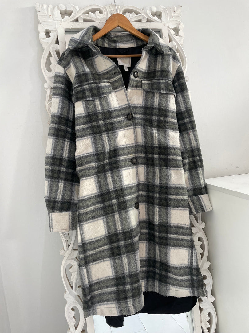 H&M Super Thick Puffer Shacket-Chest 46