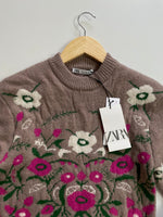 Load image into Gallery viewer, SUPER SOFT CHUNKY FLORAL BROWN SWEATER 30 to 36
